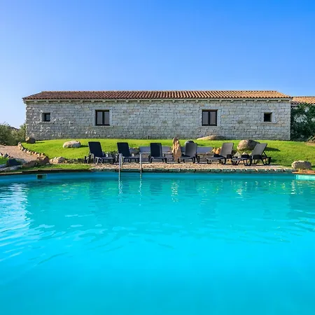 In With Pool 24h , 1500 Meters From The Sea * Badesi
