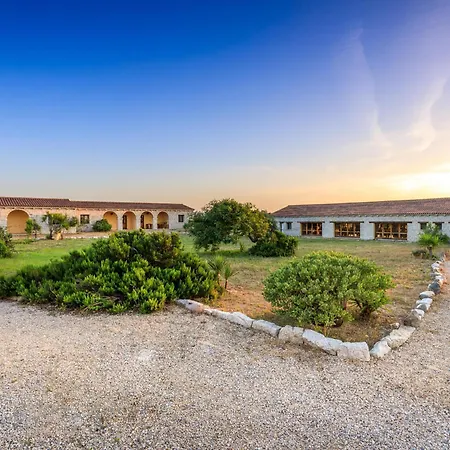 In With Pool 24h , 1500 Meters From The Sea Badesi